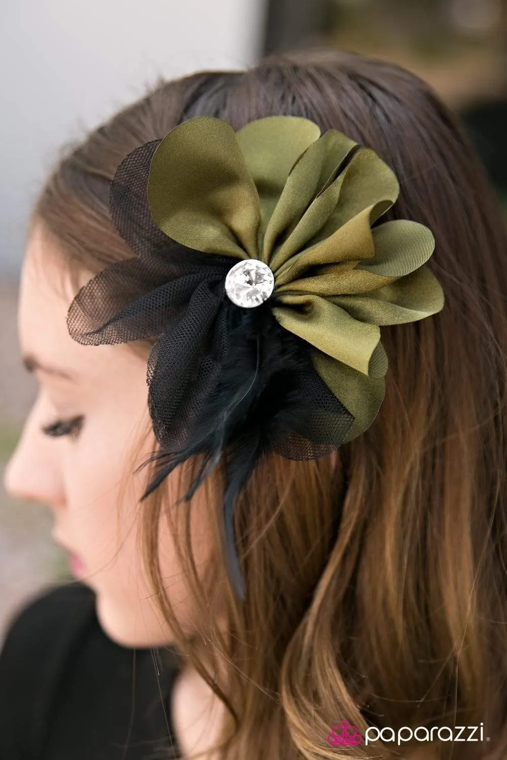 Everyone Loves a Masquerade Green Hair Clip