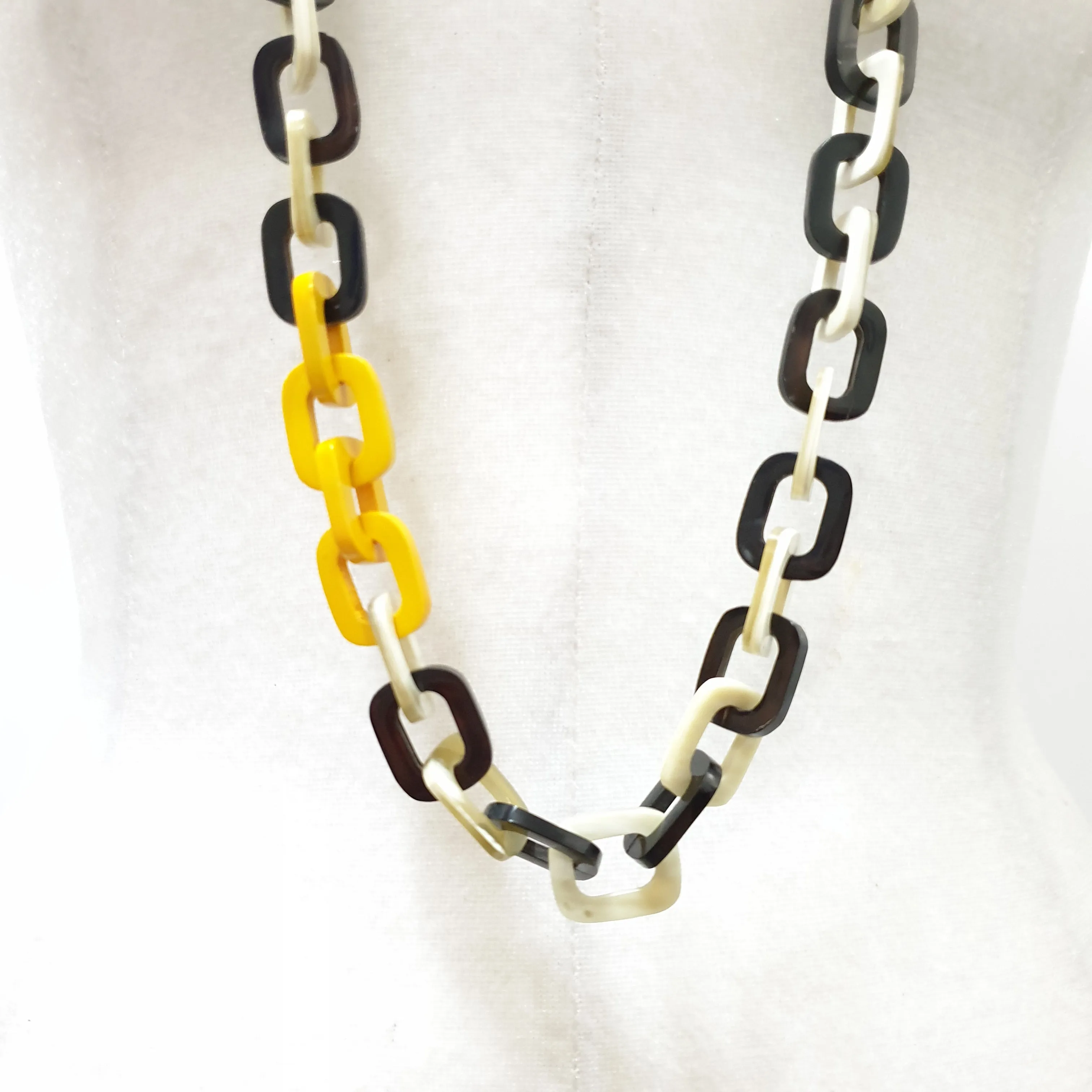 Natural Handmade Jewelry J18176, Made by Buffalo Horn and Lacquer