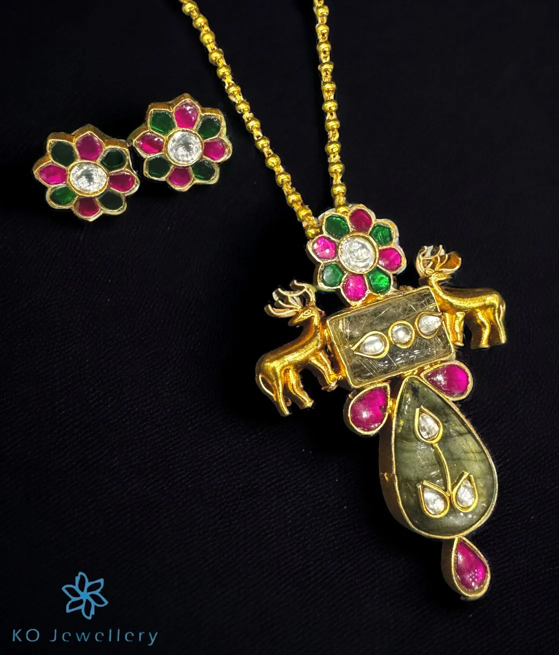 The Vagisha Silver Kundan Pendant Set